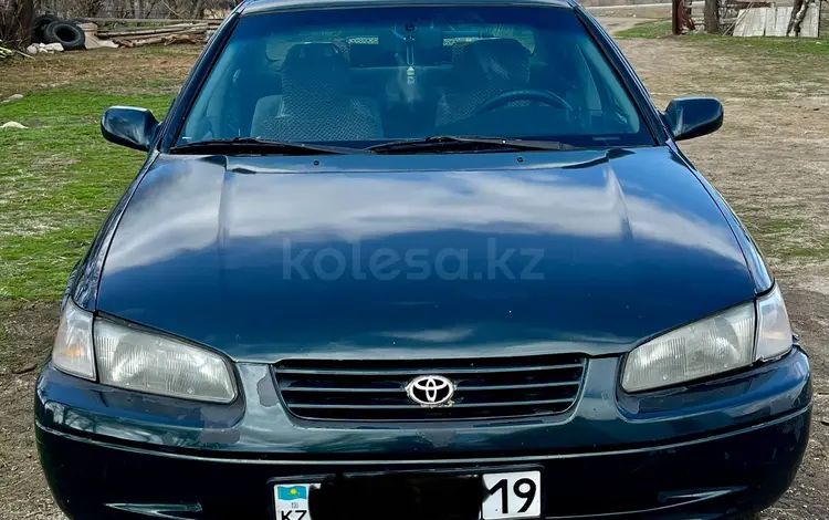 Toyota Camry 1998 годаүшін2 900 000 тг. в Талдыкорган