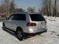 Volkswagen Touareg 2008 года за 6 300 000 тг. в Алматы – фото 4