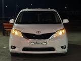 Toyota Sienna 2013 года за 12 500 000 тг. в Жанаозен