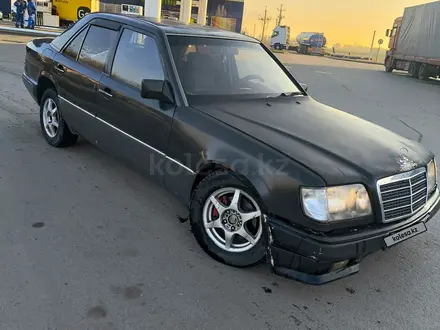 Mercedes-Benz E 220 1995 года за 1 750 000 тг. в Алматы – фото 2