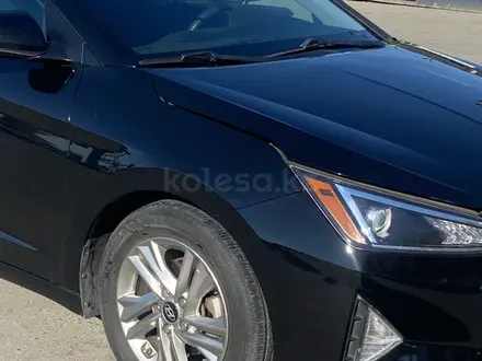 Hyundai Elantra 2019 года за 7 100 000 тг. в Атырау – фото 16