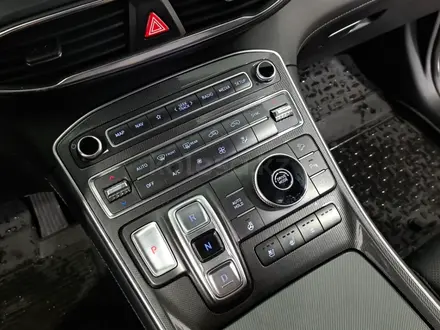 Hyundai Santa Fe 2021 года за 13 760 000 тг. в Астана – фото 16
