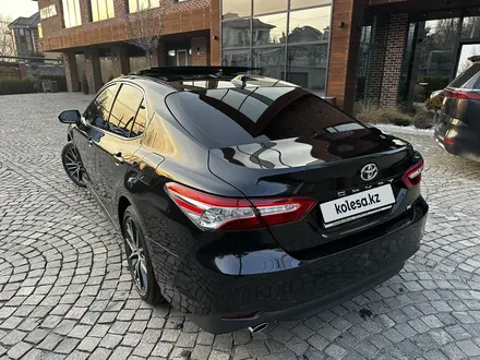 Toyota Camry 2023 года за 16 500 000 тг. в Алматы – фото 39