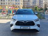 Toyota Highlander 2022 года за 22 900 000 тг. в Актау – фото 2