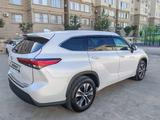 Toyota Highlander 2022 года за 22 900 000 тг. в Актау – фото 3
