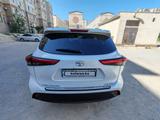 Toyota Highlander 2022 года за 22 900 000 тг. в Актау – фото 4