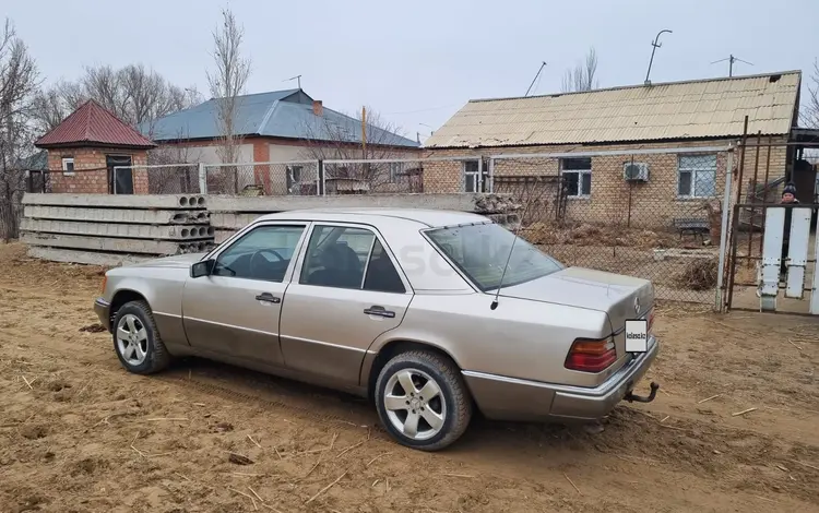 Mercedes-Benz E 230 1990 годаfor1 500 000 тг. в Кызылорда