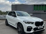 BMW X5 2020 года за 31 000 000 тг. в Алматы – фото 2
