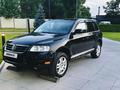 Volkswagen Touareg 2004 годаүшін6 000 000 тг. в Алматы