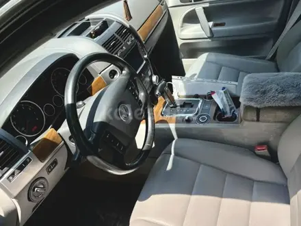 Volkswagen Touareg 2004 года за 6 000 000 тг. в Алматы – фото 5
