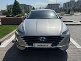 Hyundai Sonata 2022 года за 12 200 000 тг. в Алматы – фото 2