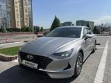 Hyundai Sonata 2022 года за 12 200 000 тг. в Алматы