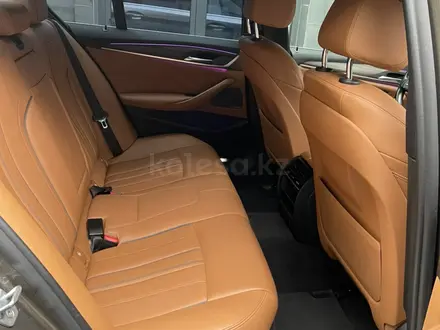 BMW 540 2017 года за 17 000 000 тг. в Алматы – фото 10