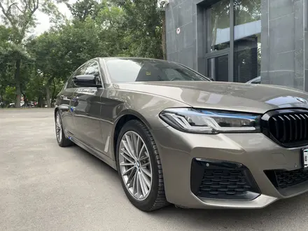 BMW 540 2017 года за 17 000 000 тг. в Алматы – фото 13