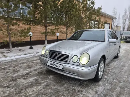 Mercedes-Benz E 320 1996 года за 4 000 000 тг. в Актобе – фото 10