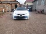 Toyota Camry 2018 года за 10 300 000 тг. в Алматы – фото 2