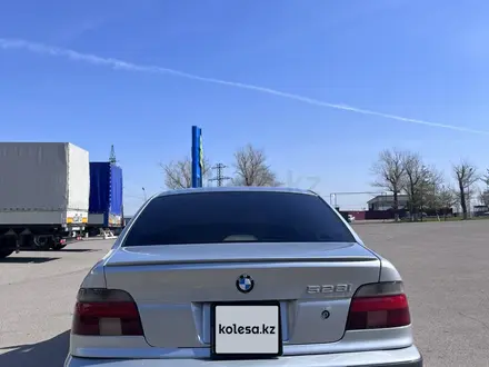 BMW 528 1996 годаүшін3 300 000 тг. в Есик – фото 9