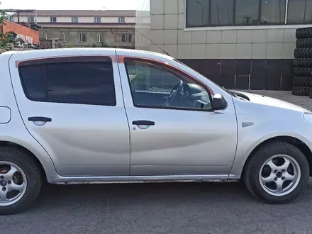 Renault Sandero 2014 года за 3 100 000 тг. в Караганда – фото 3