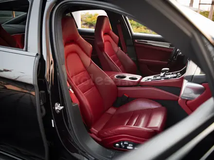 Porsche Panamera 2019 года за 62 000 000 тг. в Алматы – фото 17