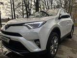 Toyota RAV4 2019 года за 16 000 000 тг. в Астана – фото 2