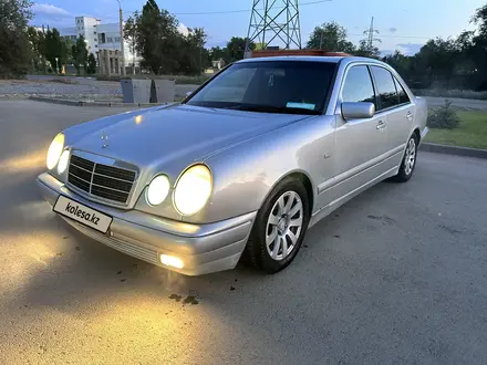 Mercedes-Benz E 230 1998 года за 3 200 000 тг. в Актобе – фото 12