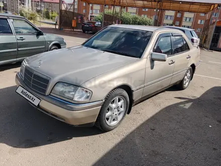 Mercedes-Benz C 200 1994 года за 1 900 000 тг. в Петропавловск – фото 3