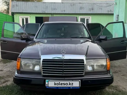 Mercedes-Benz E 230 1991 года за 1 550 000 тг. в Алматы – фото 2