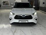 Toyota Highlander 2022 года за 22 500 000 тг. в Павлодар