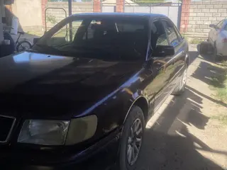Audi 100