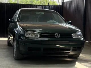 Volkswagen Golf, 2001