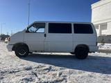 Volkswagen Multivan 1992 года за 3 500 000 тг. в Астана – фото 2