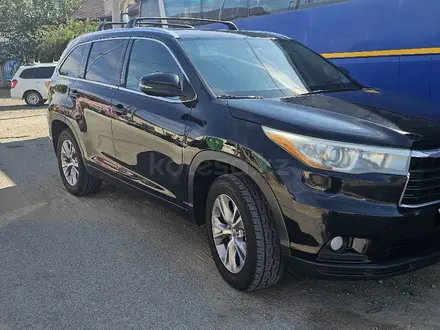 Toyota Highlander 2014 года за 12 000 000 тг. в Атырау – фото 2