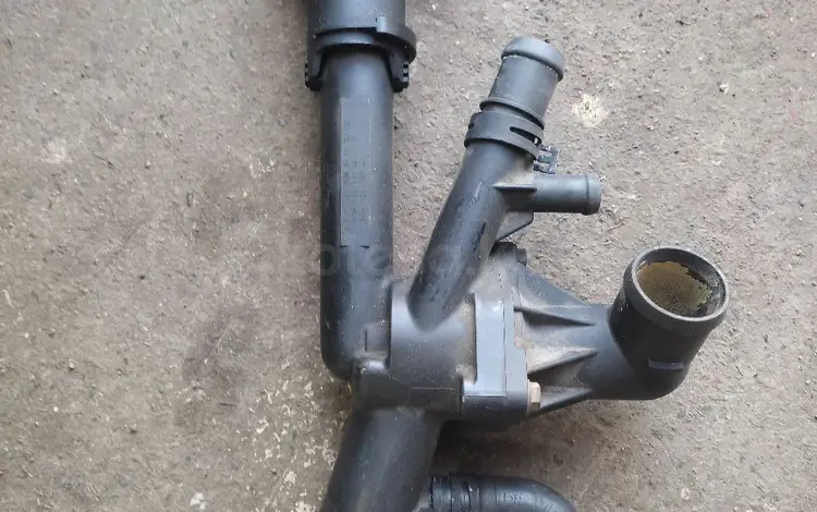 Корпус термостат помпа за 505 тг. в Алматы