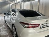 Toyota Camry 2018 года за 15 000 000 тг. в Шымкент – фото 5