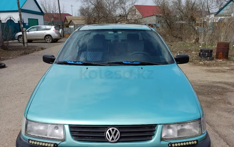 Volkswagen Passat 1995 года за 2 300 000 тг. в Актобе