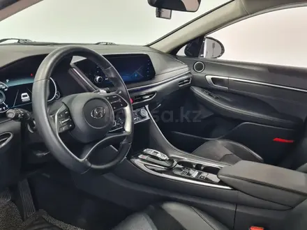 Hyundai Sonata 2022 года за 9 800 000 тг. в Алматы – фото 12