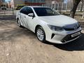 Toyota Camry 2015 года за 11 000 000 тг. в Актобе – фото 3