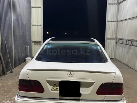 Mercedes-Benz E 320 1998 года за 3 000 000 тг. в Кызылорда – фото 4