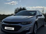 Chevrolet Malibu 2019 года за 6 500 000 тг. в Астана – фото 2