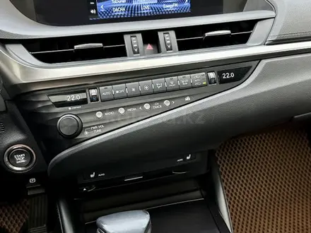 Lexus ES 250 2019 года за 18 000 000 тг. в Алматы – фото 18