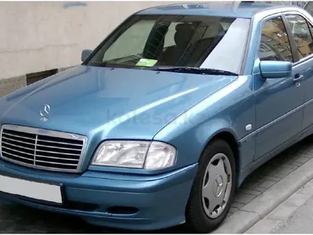 Стекло фары фонари Mercedes — BENZ W202 за 4 500 тг. в Актобе – фото 12