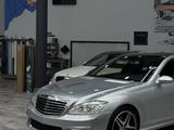 Mercedes-Benz S 550 2006 годаfor10 500 000 тг. в Шымкент – фото 2