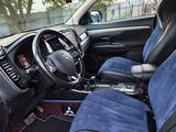 Mitsubishi Outlander 2017 года за 8 800 000 тг. в Акжар – фото 3