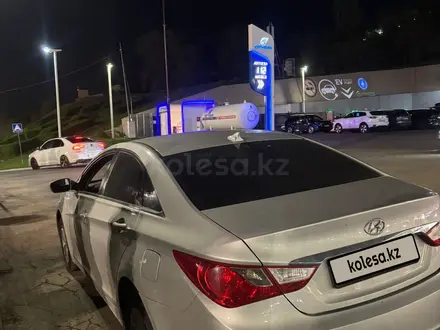 Hyundai Sonata 2011 года за 4 200 000 тг. в Алматы – фото 3