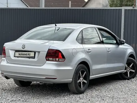 Volkswagen Polo 2015 года за 5 390 000 тг. в Актобе – фото 5