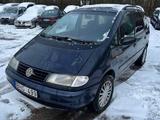 Volkswagen Sharan 1999 годаүшін100 000 тг. в Уральск