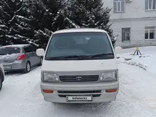 Toyota HiAce, 1995