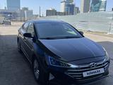 Hyundai Elantra 2019 года за 8 800 000 тг. в Астана – фото 2