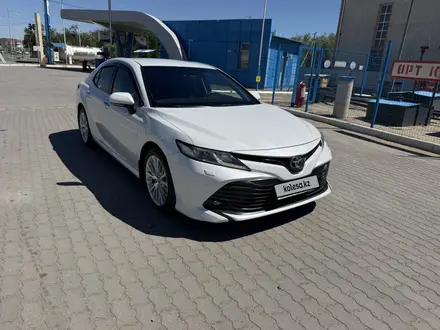 Toyota Camry 2019 года за 12 300 000 тг. в Кызылорда – фото 2