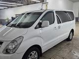 Hyundai H-1 2015 годаүшін11 700 000 тг. в Атырау – фото 2